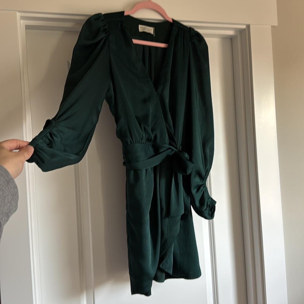 Dress Forum Emerald Green Pin Dot Satin Long Sleeve Wrap Mini Small - Picture 3 of 6